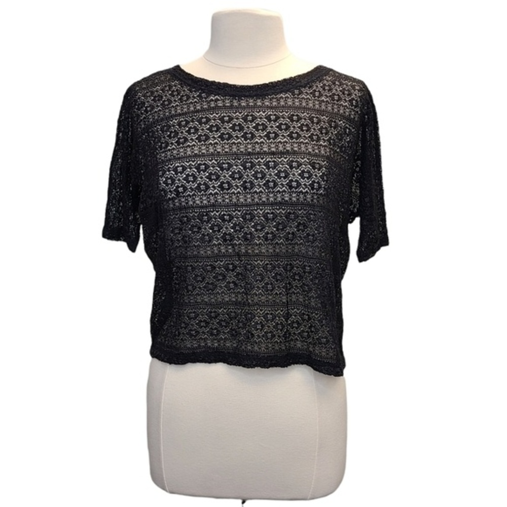 Forever21 Women's S Black Lace Short Sleeve Crop Top